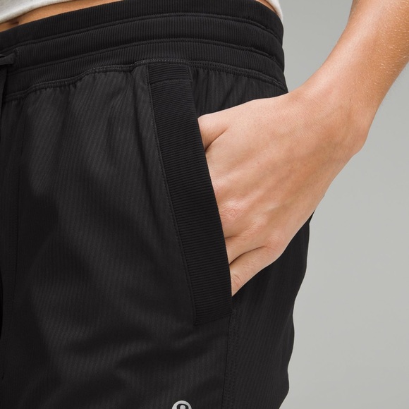 Lululemon Athletica Black Dance Studio Relaxed-Fit Mid-Rise Cargo Pant, Like new - Picture 4 of 8